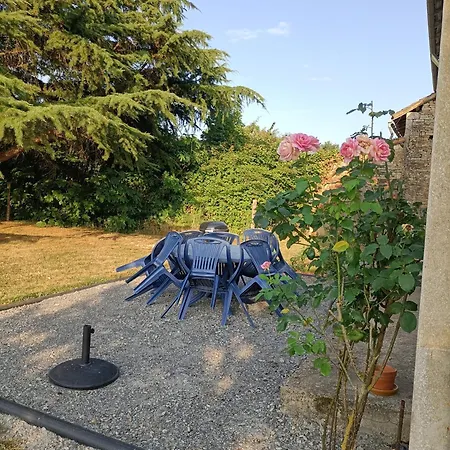 Holiday home Location Des Longeres Brux