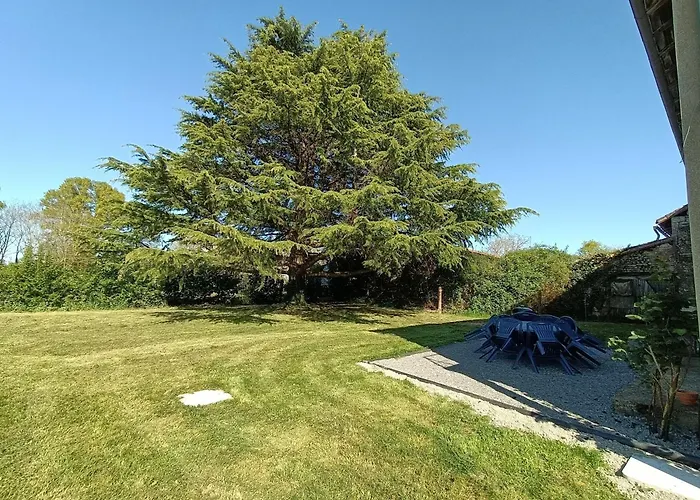 Location Des Longeres Casa de Férias *