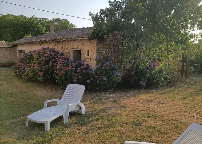 Location Des Longeres Casa de Férias Brux